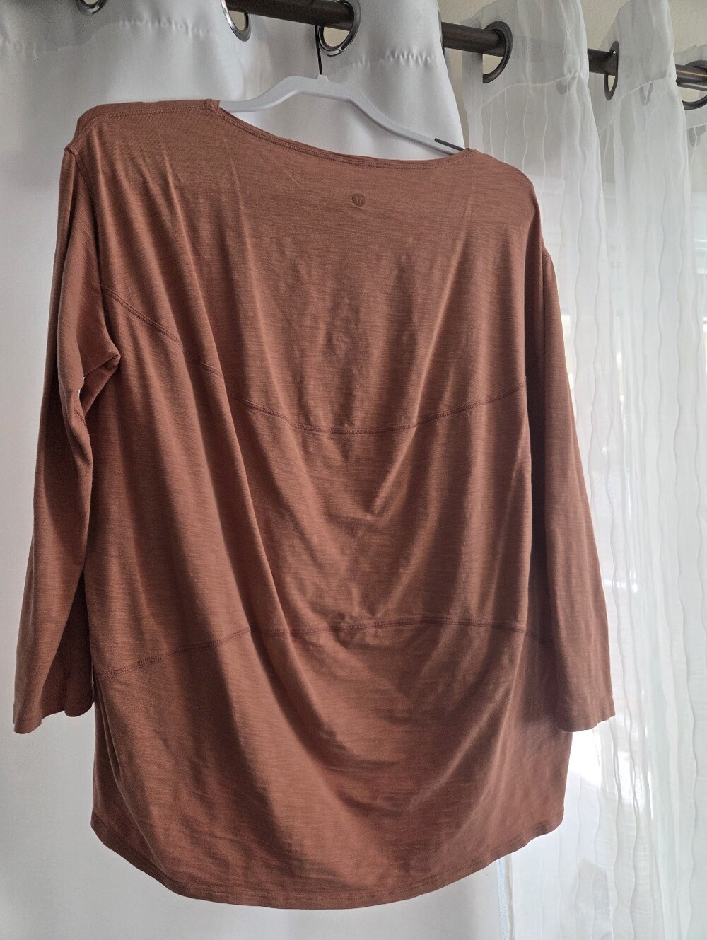 Lululemon Back In Action Size 10 - Picture 2 of 2